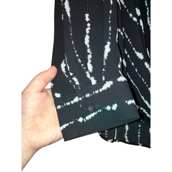 Vince Camuto Black White Surplice Wrap Blouse 2X - Picture 3 of 5